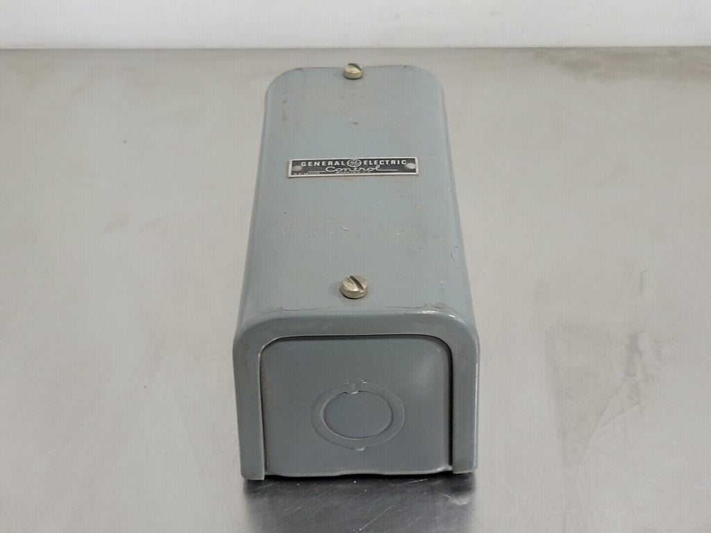 GENERAL ELECTRIC 10 Amp Enclosed Relay Cat No. CR2790-E101A2