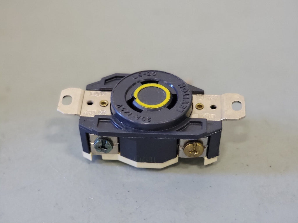 LEVITON 20A 125V Locking Receptacle NEMA L5-20