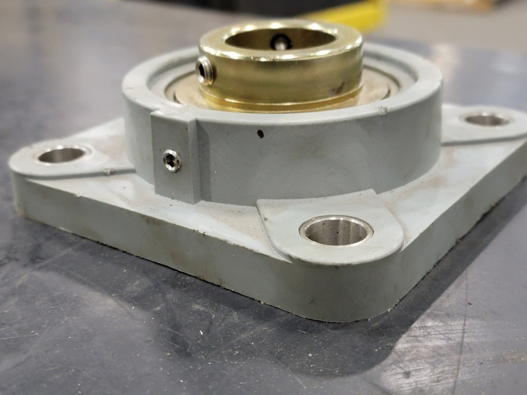 SYSTEM PLAST 4-Bolt Square Flange Block Bearing PF-606