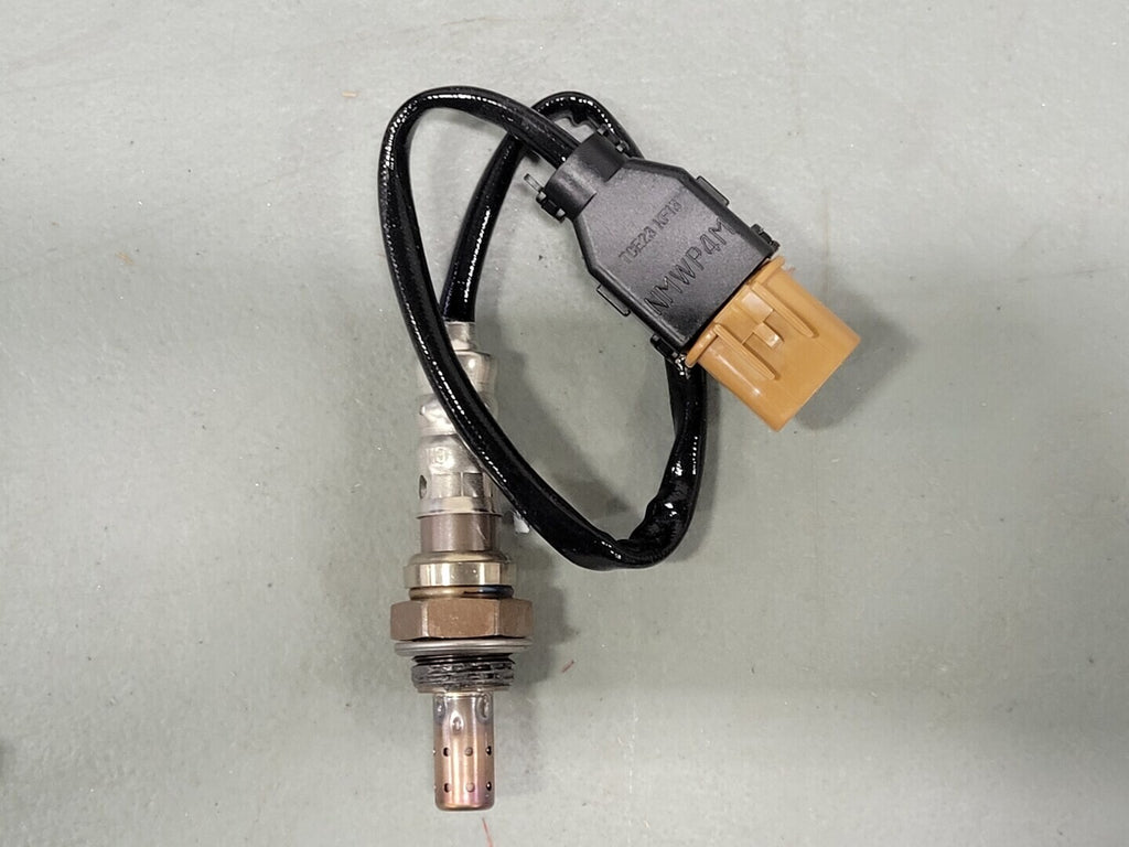 HYUNDAI Sensor Assy Oxygen RH, 39210-39015