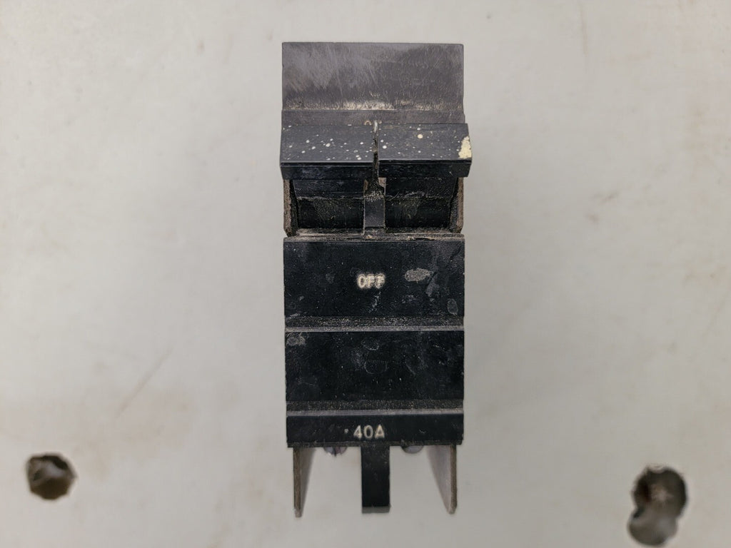 SQUARE D 40 Amp, 2 Pole Circuit Breaker 