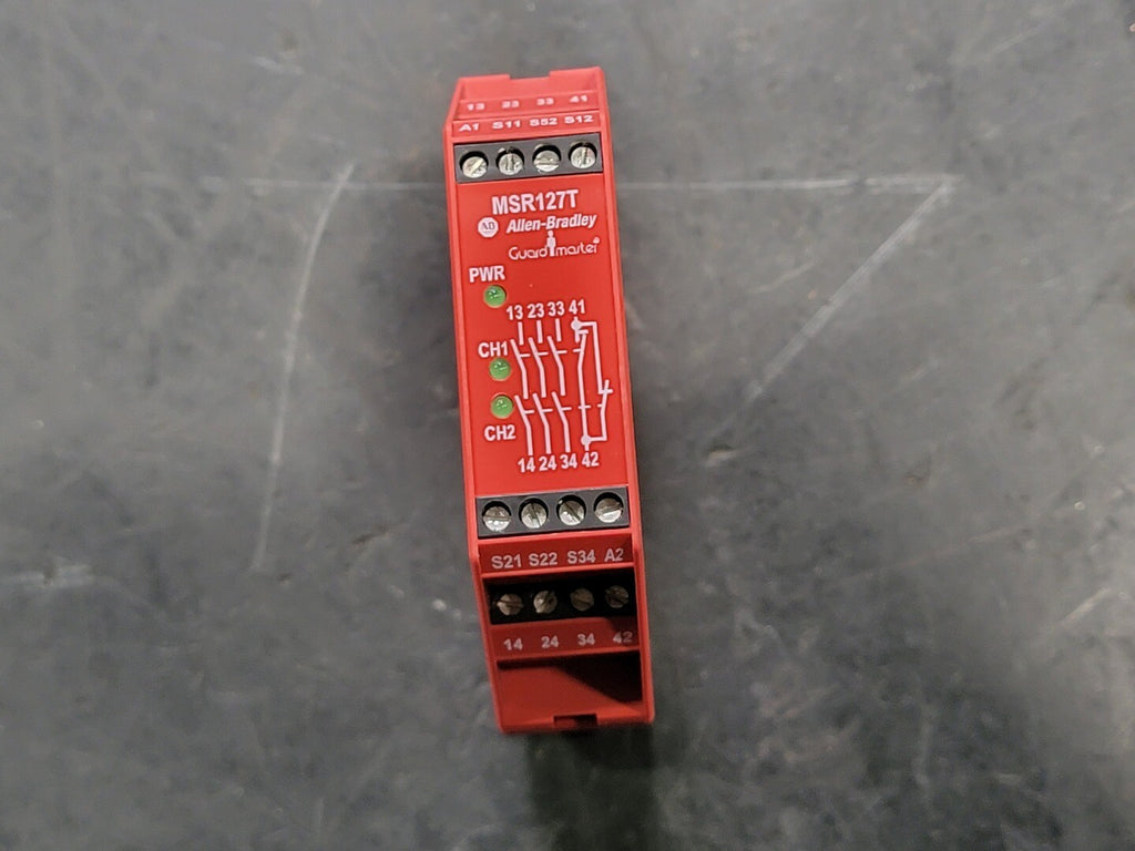 ALLEN-BRADLEY 5 Amp Safety Relay 440R-N23125