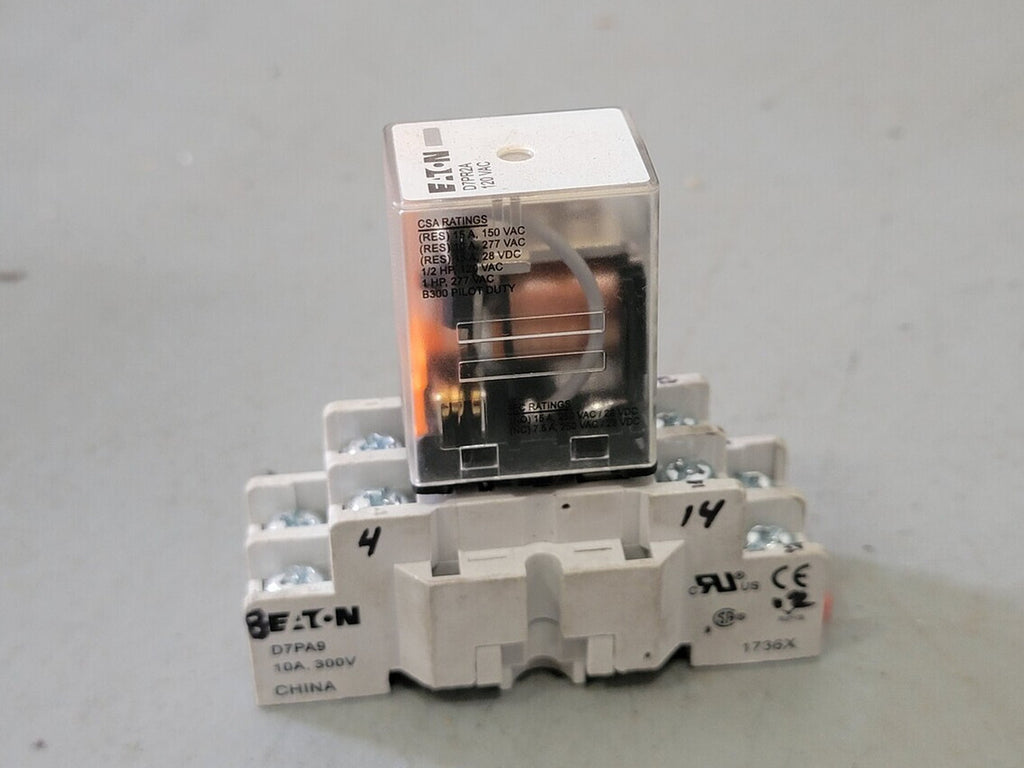 EATON 15 Amp General Purpose Relay D7PR2A w/ Relay Socket D7PA9