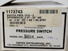DWYER INSTRUMENTS Differential Pressure Switch, Range 1.40-5.5 W.C, 1910-5