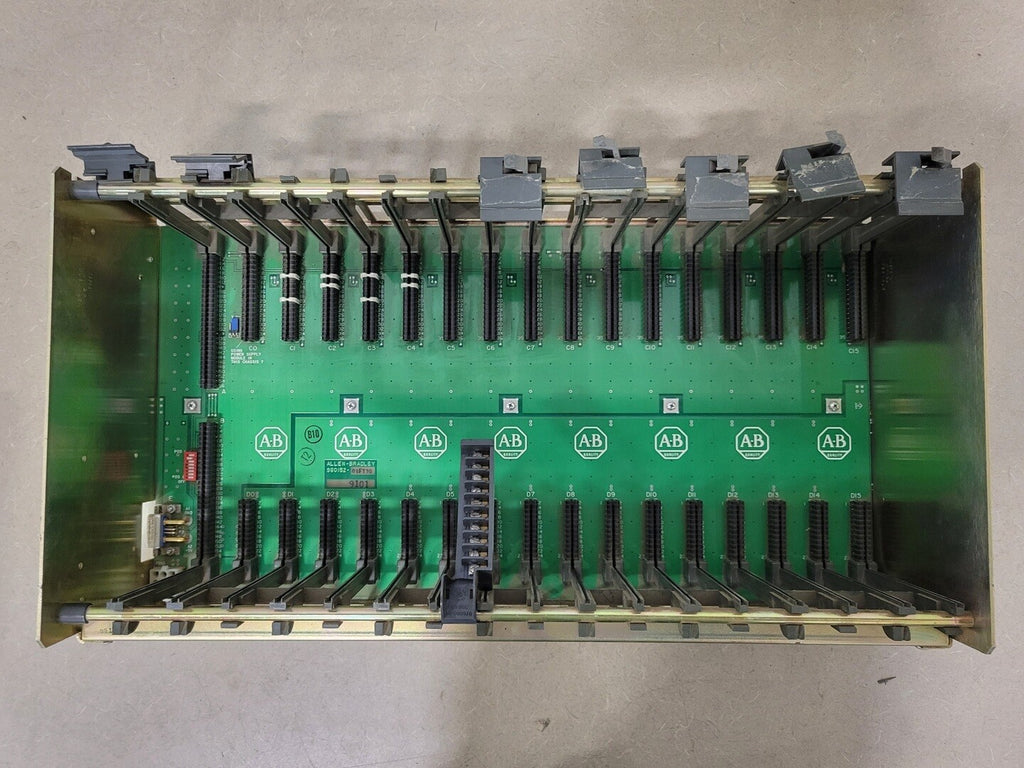 ALLEN BRADLEY 16 Slot I/O Chassis Rack Module 1771-A4B