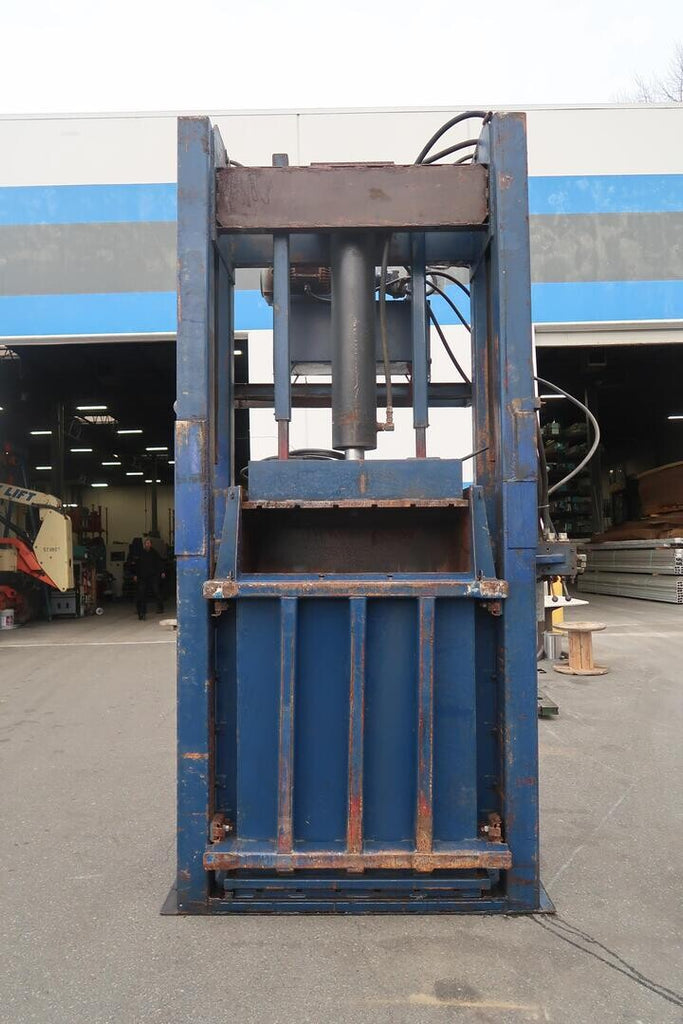HICO 20 hp Custom Made Vertical Baler