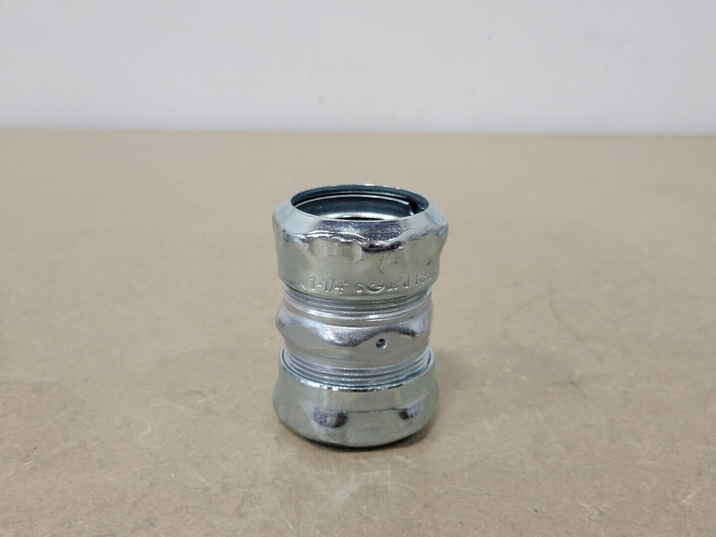 1-1/4" Raintight EMT Compression Coupling (Box of 8)
