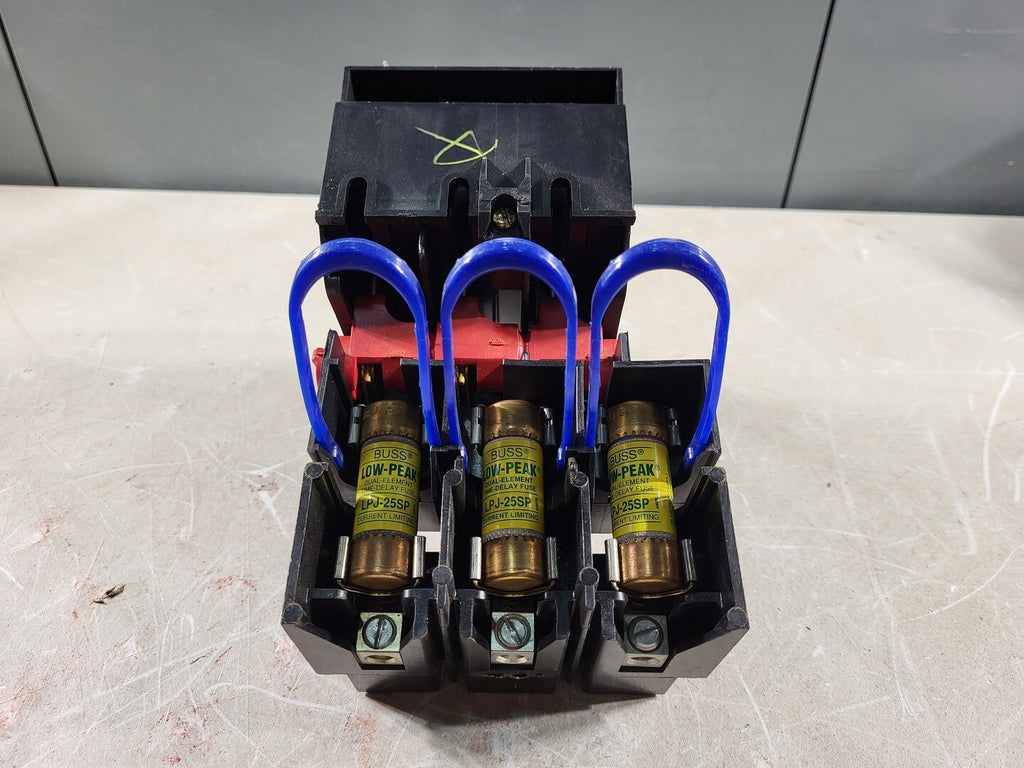 Disconnect Switch w/ 3 Times 25 Amp Fuse LPJ-25SP