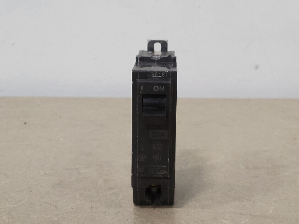 GENERAL ELECTRIC 20 Amp, 1 Pole, 120/240 volts Circuit Breaker THHQB120