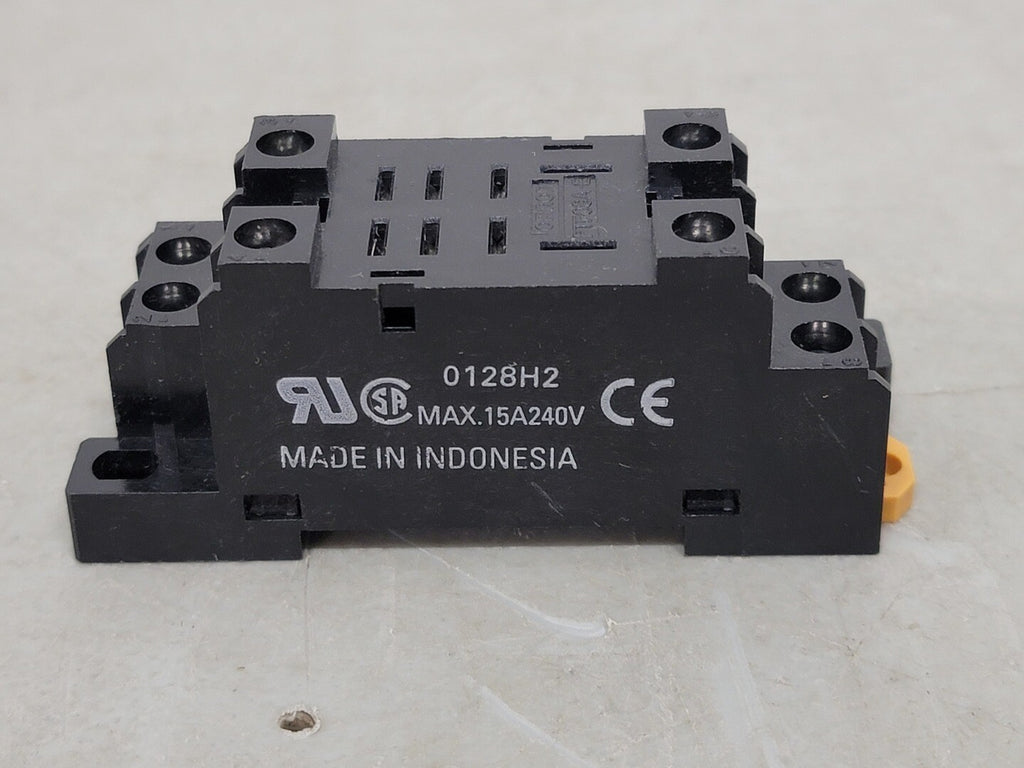 OMRON 8-Pin Relay Socket PTF08A-E (Bag of 7)