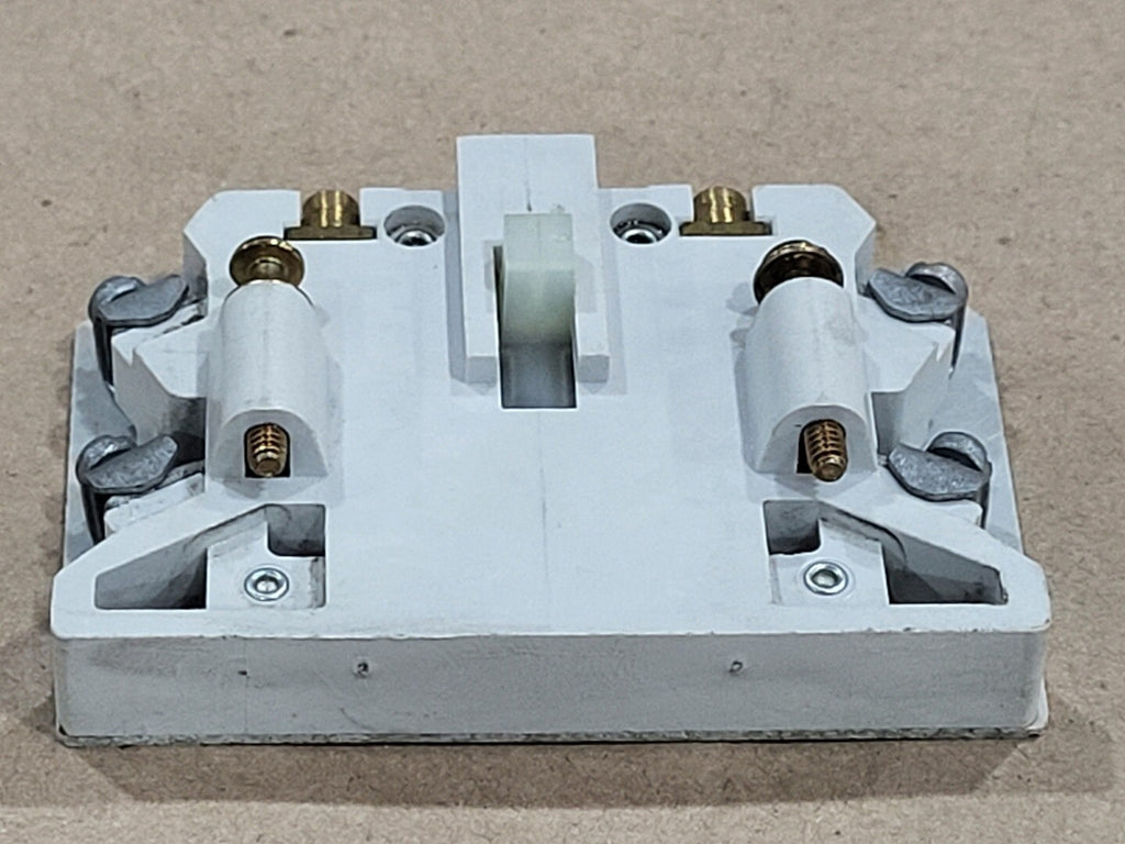 CUTLER-HAMMER 10 Amp, 3 Pole, 1 NO+ 1NC, 690 VAC Coil Auxiliary Contact C320KGS32