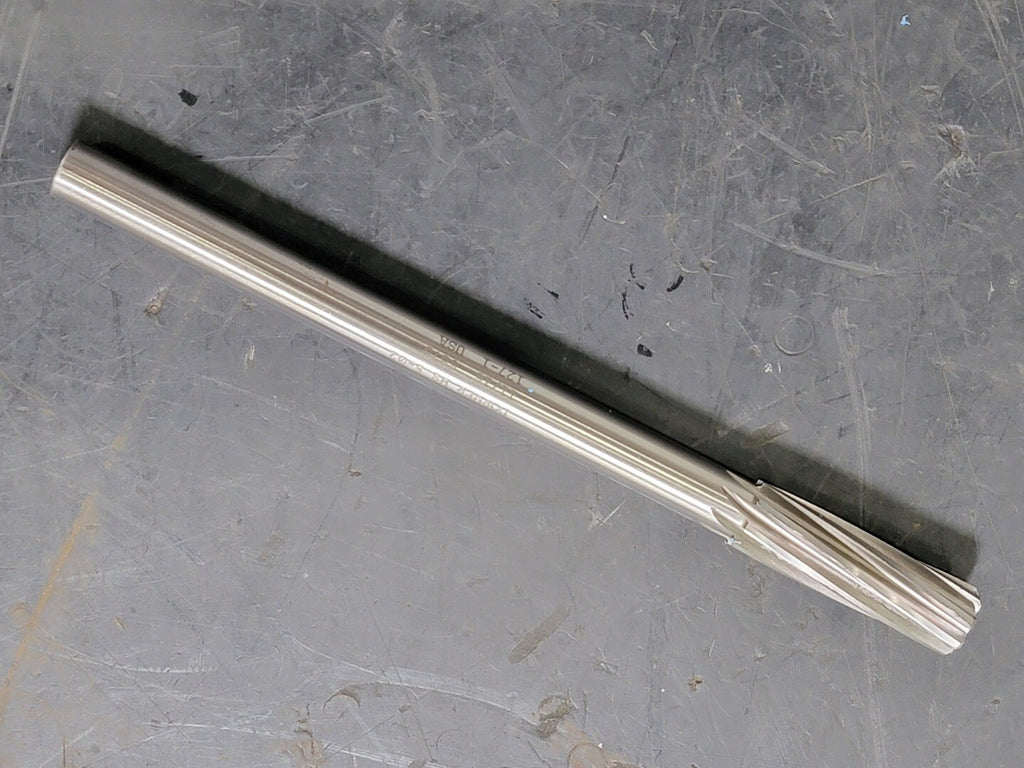 DORMER 11/16in. x 10-1/2in. Right-Spiral Chucking Reamer, 0.6875in. Dia. Str. Shank