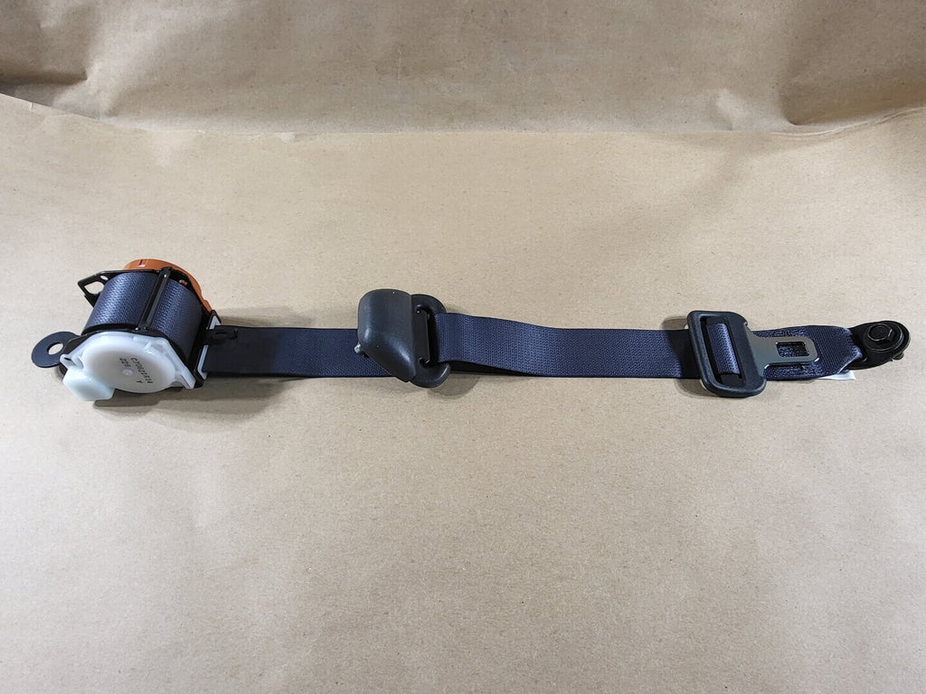 TOYOTA Front Seat Belt Assembly RH, 73210-60660-B0