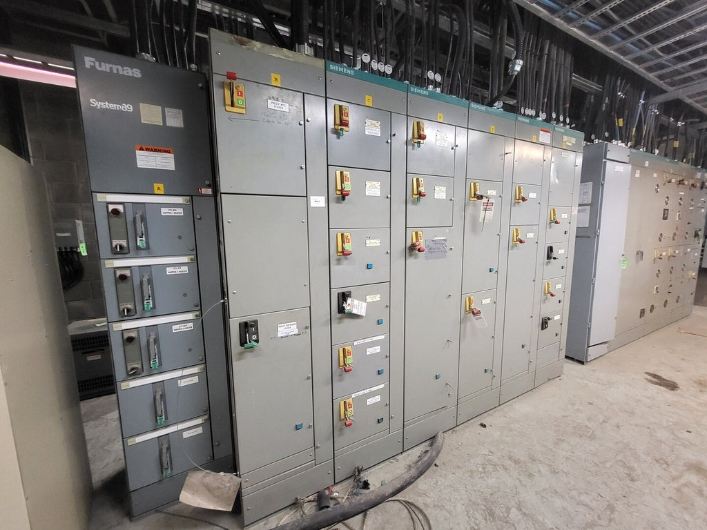 SIEMENS 600 Volts 3 Phase Model 8PX Motor Control Center Y7692 V003