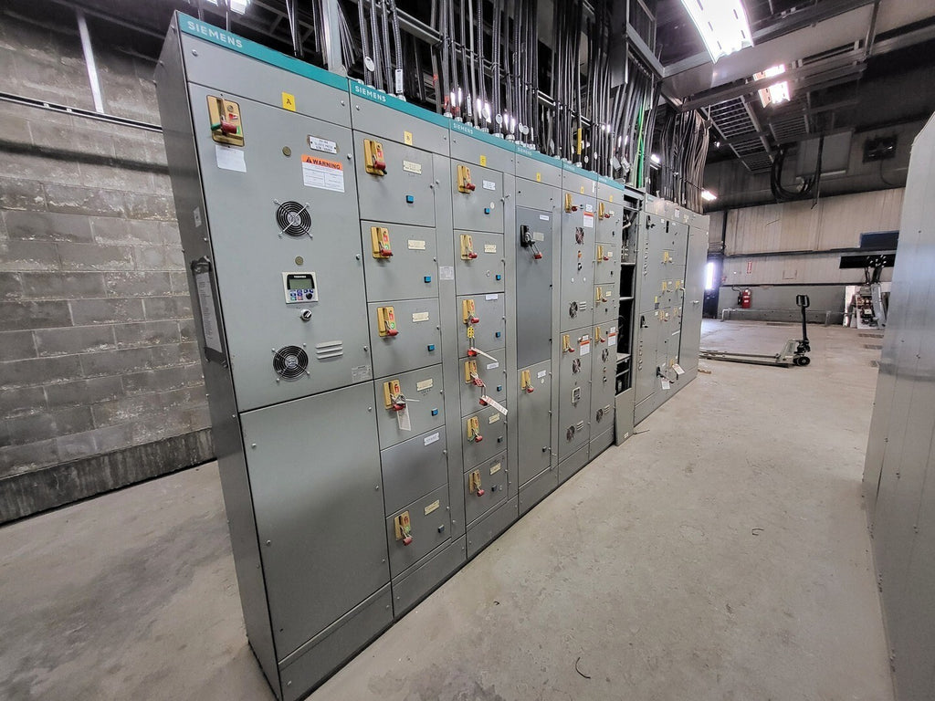 SIEMENS Model 8PX  Motor Control Center (MCC), 600V, 1200A Horiz., 440A Vert.