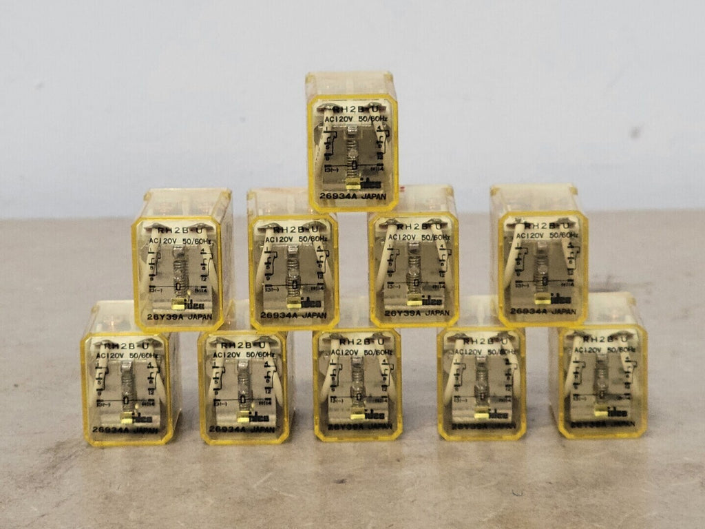 IDEC 10 Amp Plug-In Relay RH2B-U (Lot of 10)