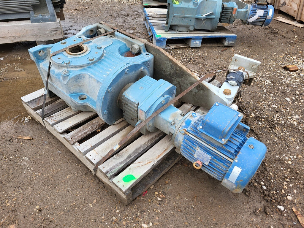 SEW-EURODRIVE 200:1 Ratio Gear Reducer KA127R87AM215-KS w/ 10 hp Electric Motor