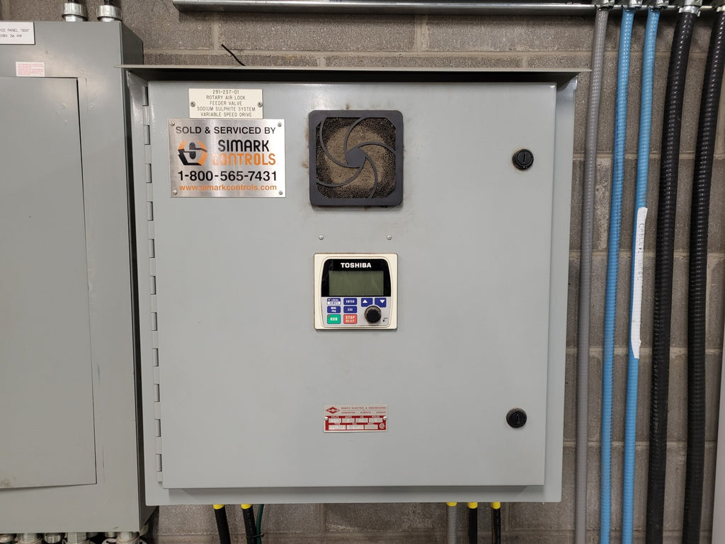 TOSHIBA 1 hp, Series G7 Transistor Inverter/Variable Speed Drive (VSD) VT130G7U6015