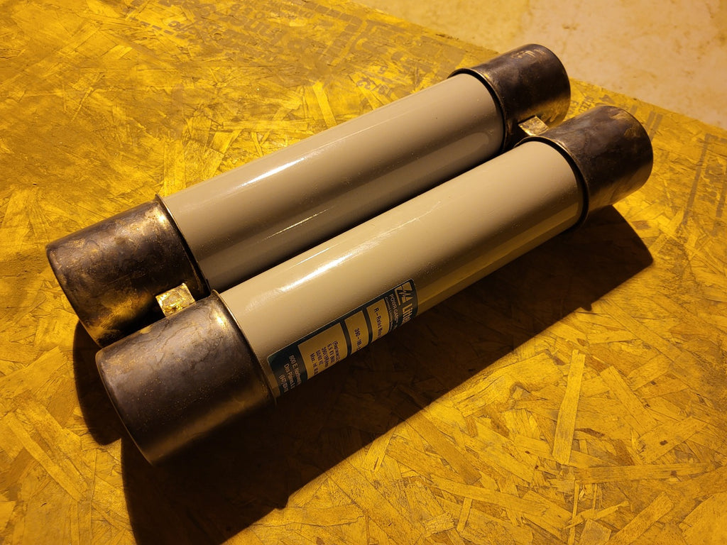 LITTELFUSE 390 Amp Medium Voltage Fuse 390-18R-2C-5.5