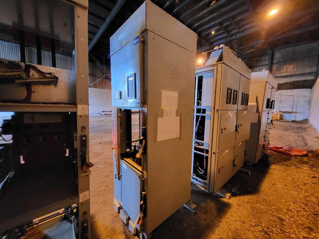 SIEMENS 4160 Volts, Series 81000 One-Column Motor Control Center (MCC) Section