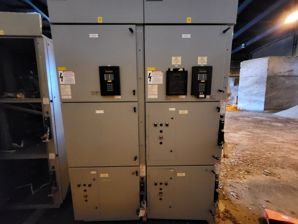 SIEMENS 4160 Volts, Series 81000 Two-Column Motor Control Center (MCC) Section