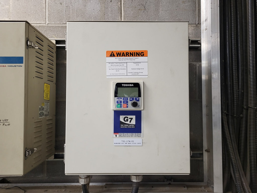 TOSHIBA 25 hp, 600 Volts, 3-Phase Series G7 Transistor Inverter/VFD (VSD) VT130G7U6270