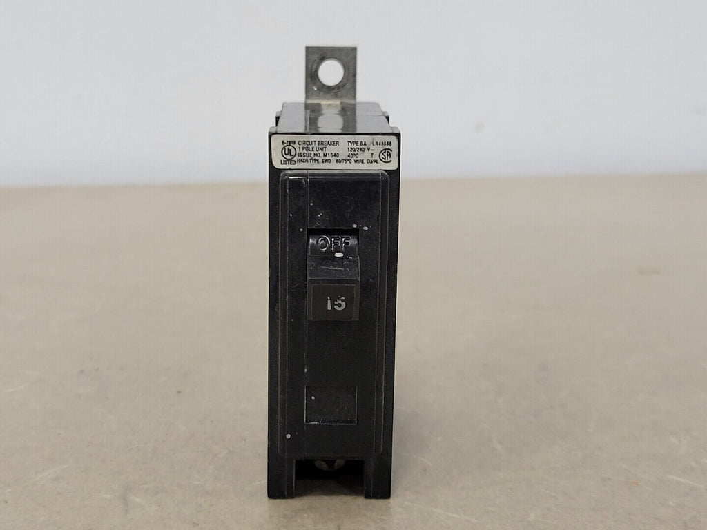 CUTLER-HAMMER 15 Amp, 1 Pole, 120/240 volts Circuit Breaker BA115