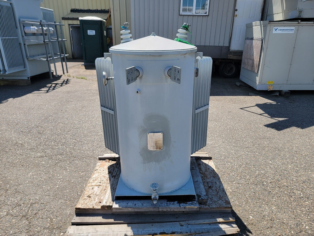 WESTINGHOUSE 250 kVA Pole Mount Transformer, 4160/7200Y pri. volts, 600 sec. volts