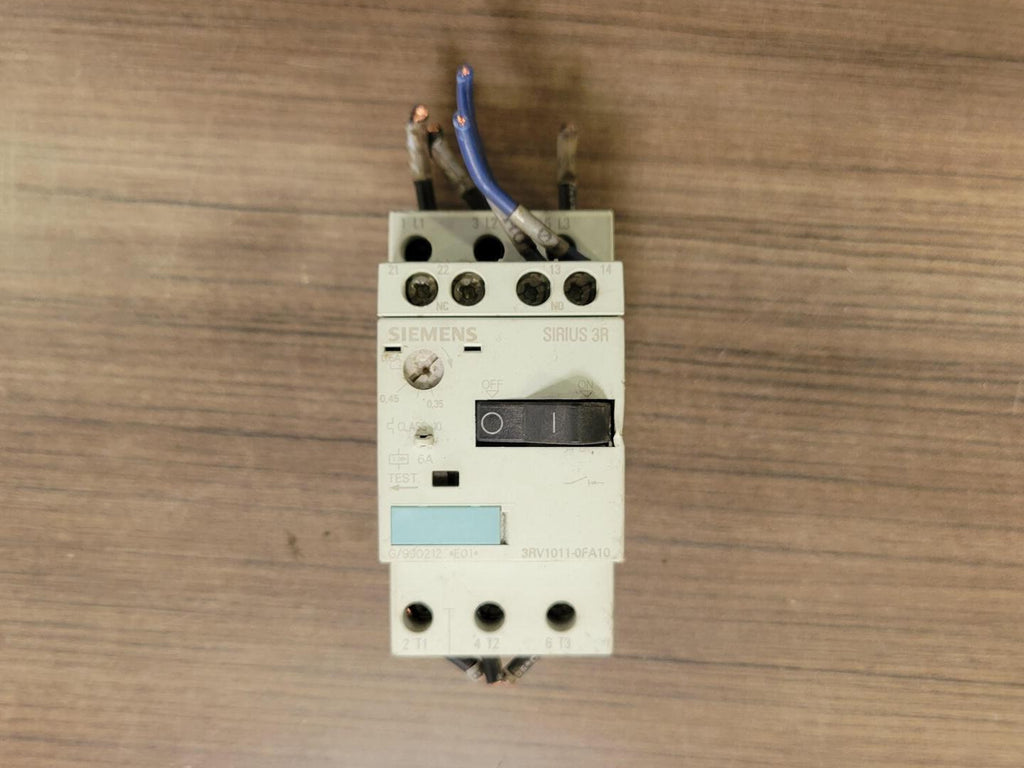 SIEMENS 0.35-0.5 Amp, 3 Pole, 600 volts Circuit Breaker 3RV1011-0FA10