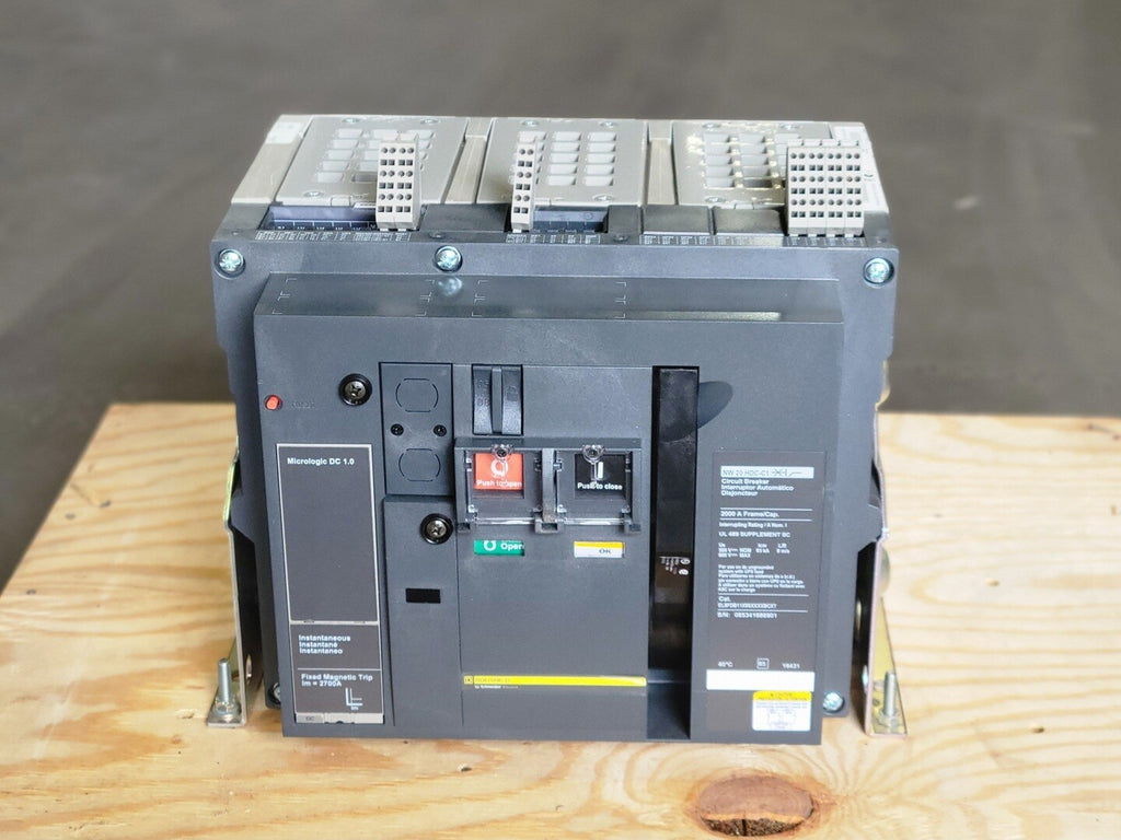 SQUARE D Masterpact 2000 Amp, 3 Pole, 600 volts Circuit Breaker NW20HDC w/ Trip