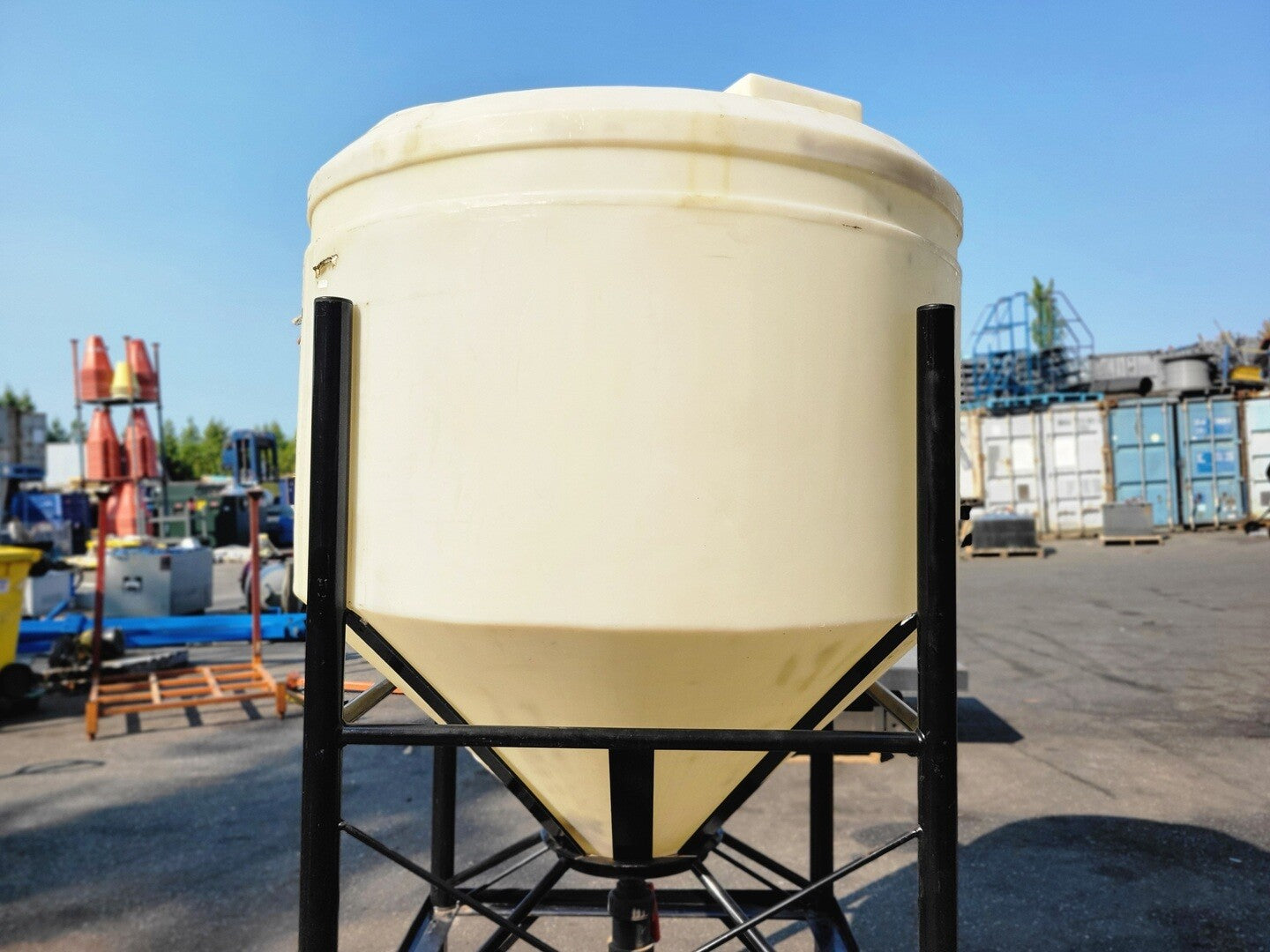 BARR Plastic Hopper Tank