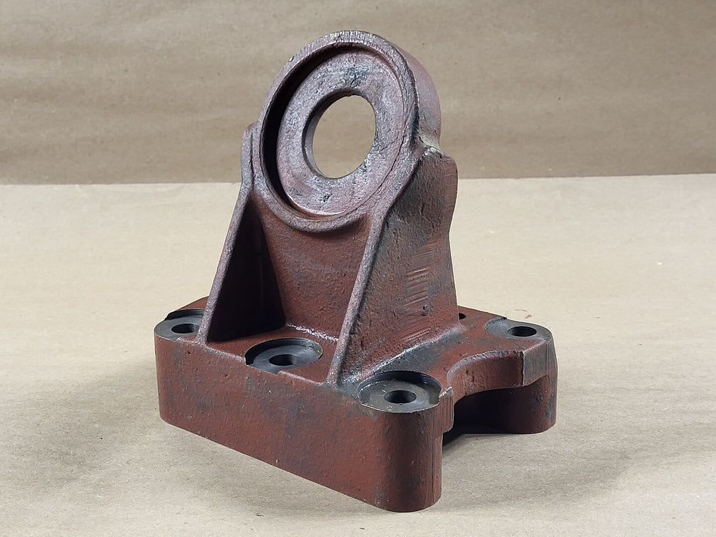 Rear Engine Mounts F8L413