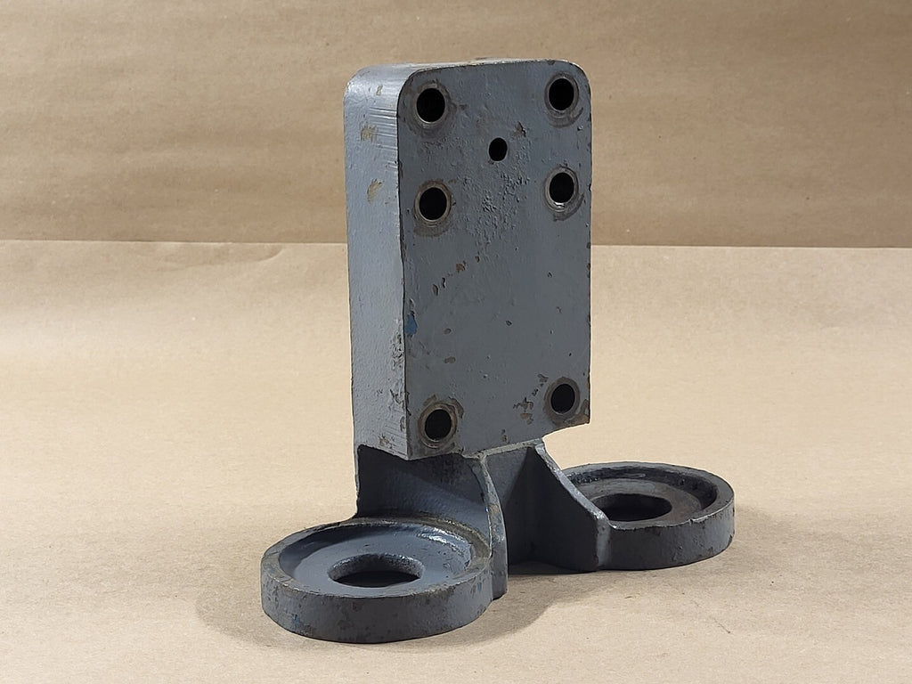 Front Engine Mounts F8L413