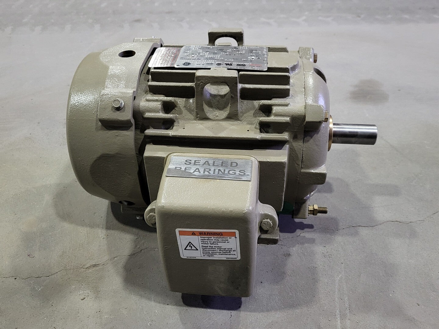 GENERAL ELECTRIC 5hp, 575V, 1755rpm, 184T, 3Ph, Electric Motor