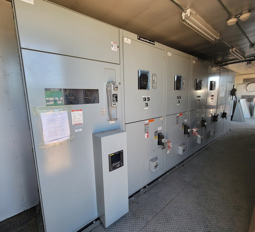 GENERAL ELECTRIC 5kV Motor Control Center (MCC) Unit w/ (4) Breakers & (2) Load-Break Switches