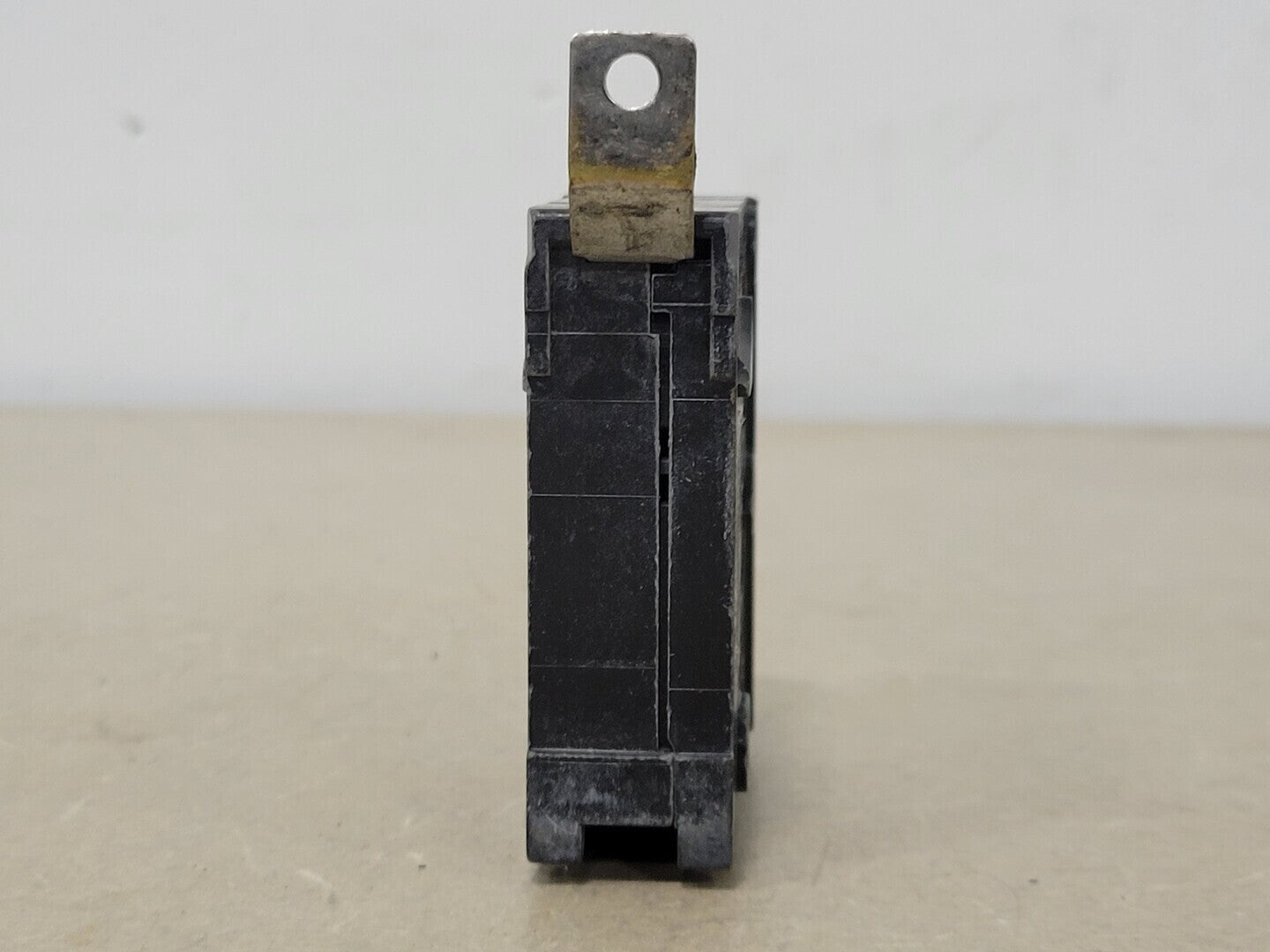 Siemens B115 Circuit Breaker Thermal/Magnetic Cur Rtg 15A 1 Pole 120 Siemens B115 Circuit Breaker Thermal/Magnetic Cur Rtg 15A 1 Pole 120