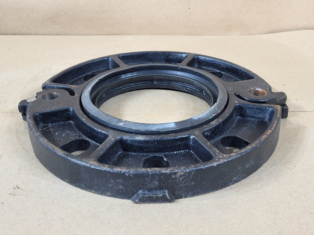 VICTAULIC 4" Flange Adapter 741, 5/8" Bolt