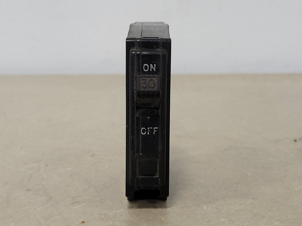 SQUARE D 30 Amp, 1 Pole, 120/240 Volts Circuit Breaker QO130