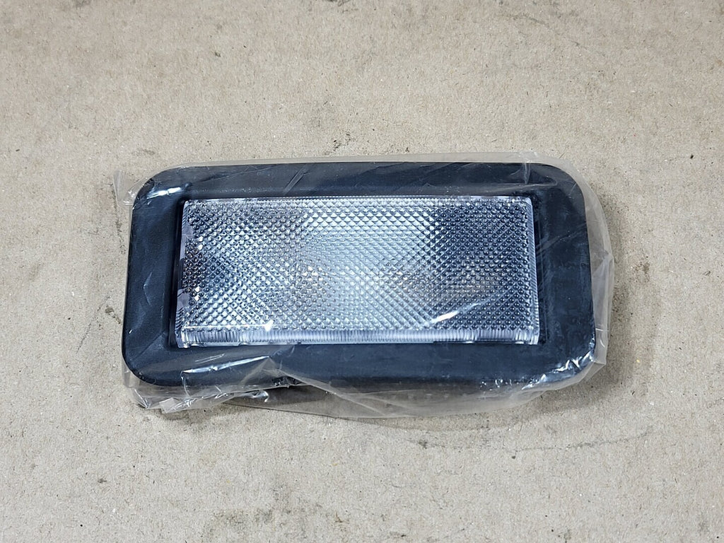 CATERPILLAR 24V Plastic Dome Lamp 107-6032