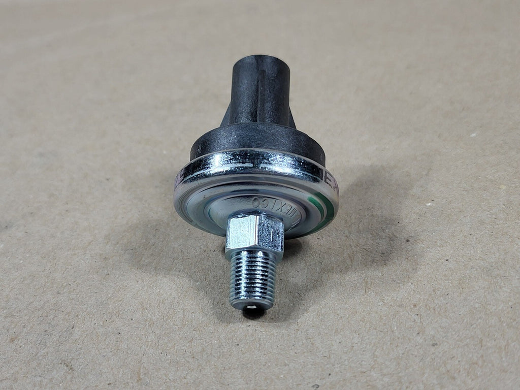 KOMATSU 2.5 psi Oil Pressure Switch AK3397