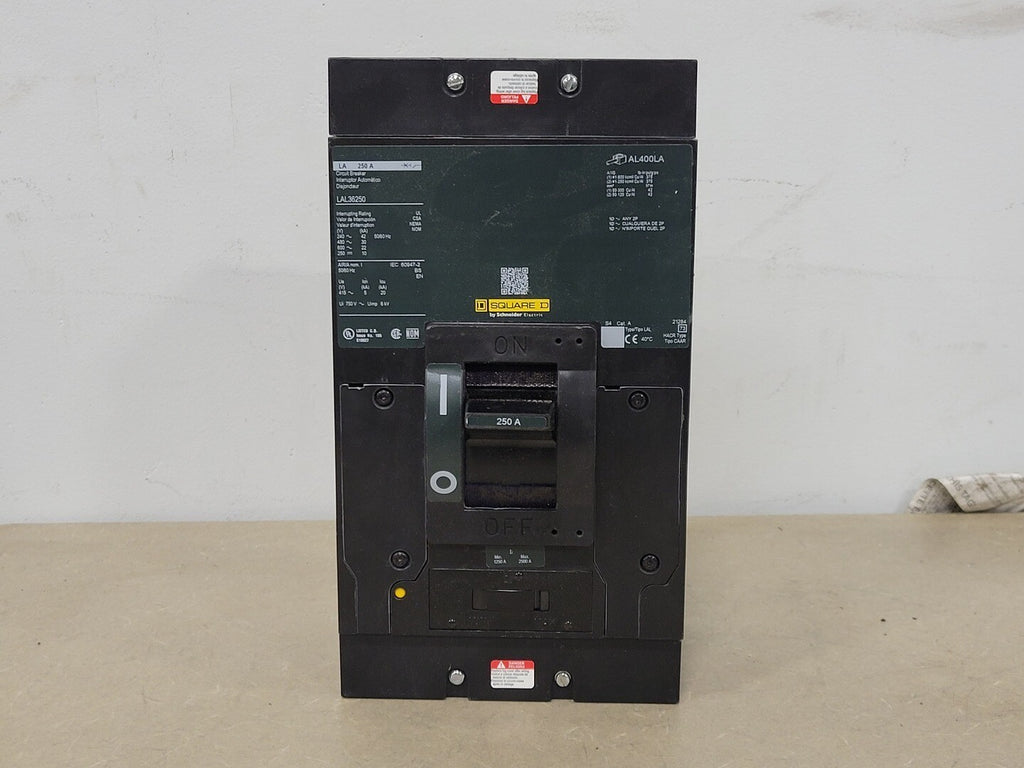 SQUARE D 250 Amp, 3 Pole, 600 Volts Circuit Breaker LAL36250