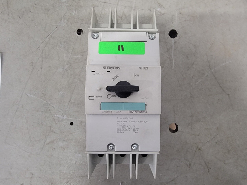 SIEMENS 10 Amp, 3 Pole, 600 volts Circuit 3RV1742-5AD10