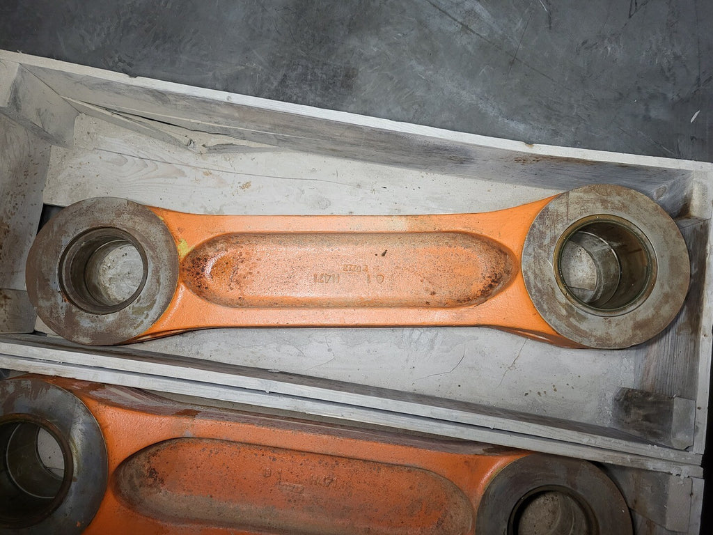 HITACHI Bucket Center Link Assembly 9094825