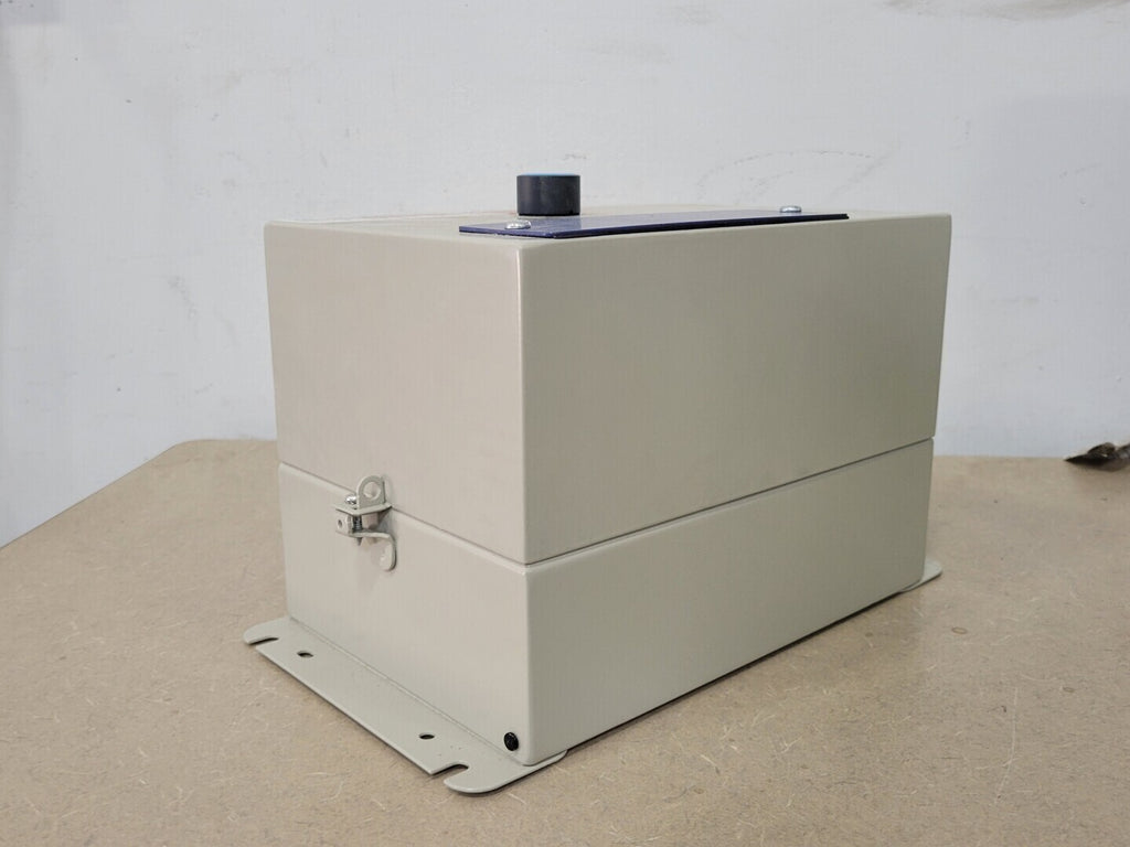 SCHNEIDER ELECTRIC 9Amp 600VAC Full Voltage Enclosed Starter LE1D093A72OG70