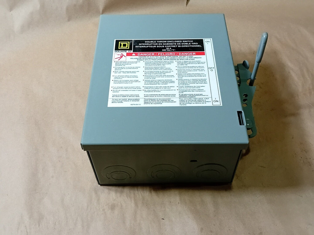 SQUARE D 30 Amp Double Throw Enclosed Safety Switch C92251