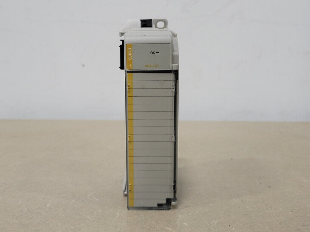 ALLEN-BRADLEY 4-Channel Analog Output Module 1769-OF4