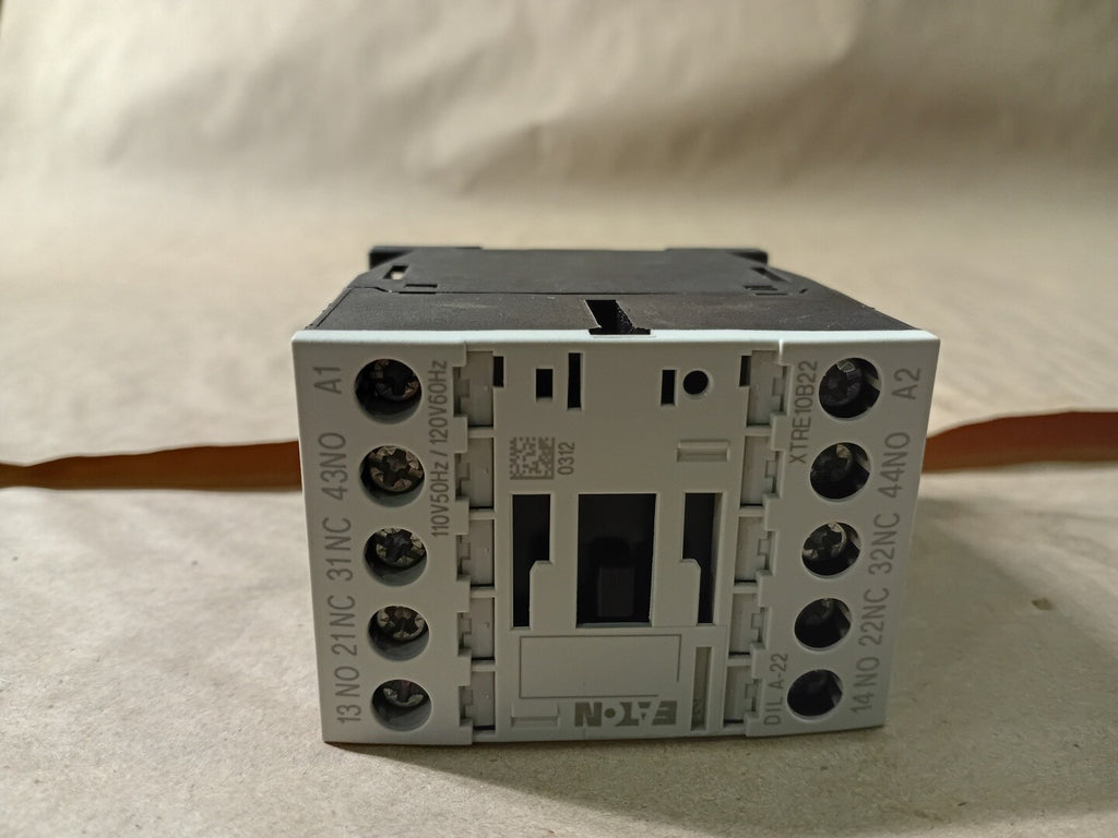 EATON 10Amp 110-120V 2NO 2NC Control Relay DILA-22 XTRE10B22A