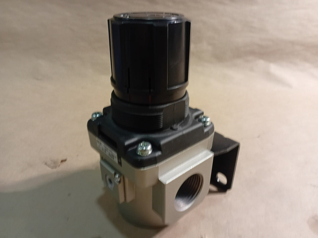 SMC 1" NPT Modular Regulator AR60-N10-Z, 7-125 PSI