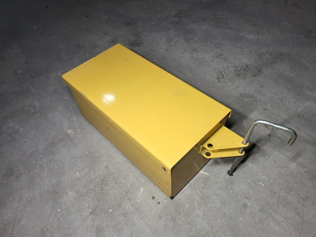 CATERPILLAR Tool Box 23" x 10" x 10"