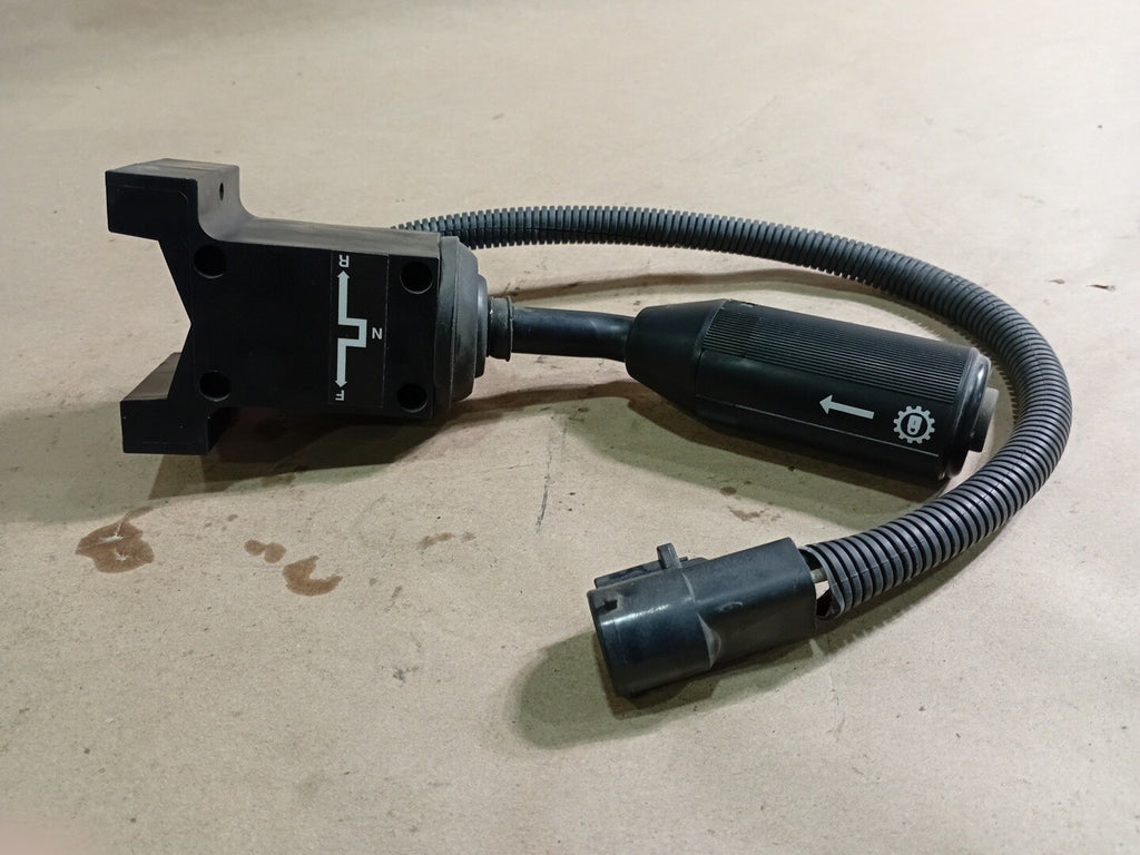 NEW HOLLAND Lever, 5-Wire w/Lock-Up Button,  85999142